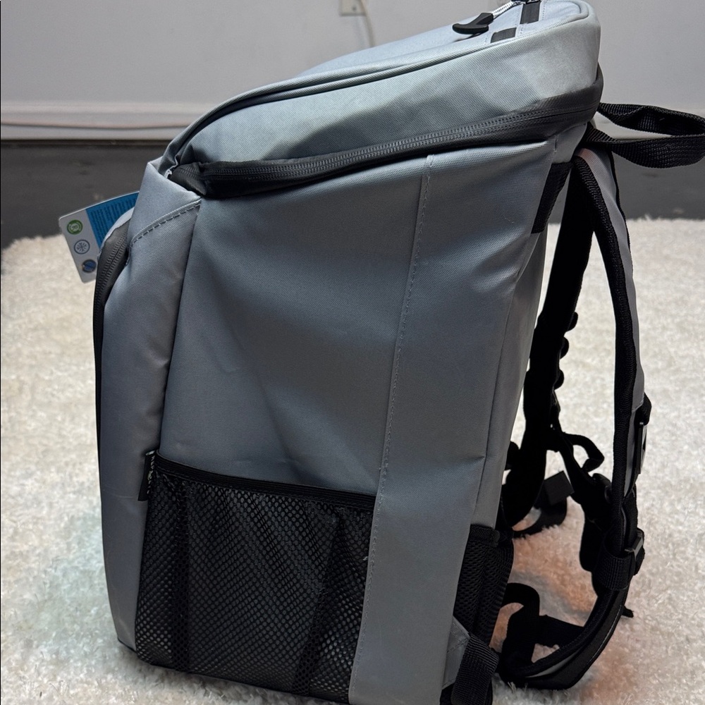 Igloo Silver and Black Backpack Cooler - Picture 3 of 7